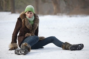 Cariati Law Toronto, Ontario Injury Lawyers Slip and Fall Lawyers Woman Falls on snow ice