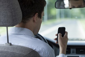 distracted driving, texting and driving, distracted driving lawyers toronto, ontario auto accident law firm, driver safety