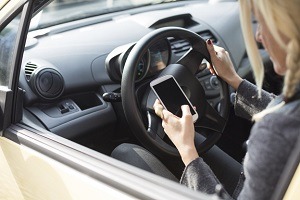 distracted driving lawyers toronto, distracted driving accident law firm ontario, stop distracted driving, texting and driving, texting and driving lawyers