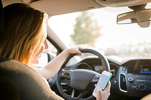 Cariati Law Toronto, Ontario Lawyers Distracted Driving Accidents